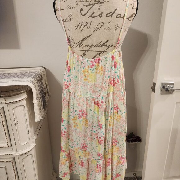 Spaghetti strap floral dress - Picture 3 of 5